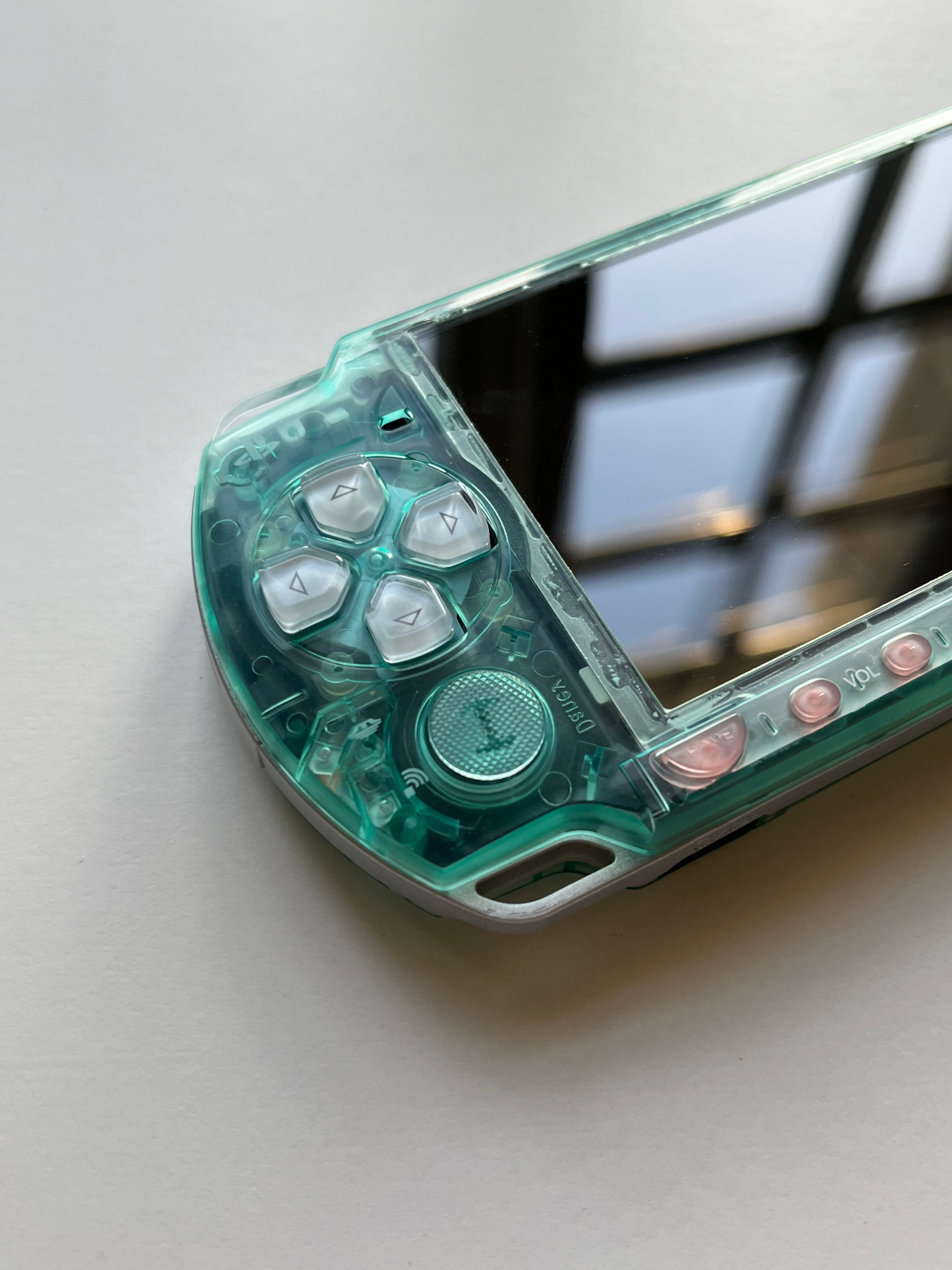PSP 2000 - Transparent Turquoise