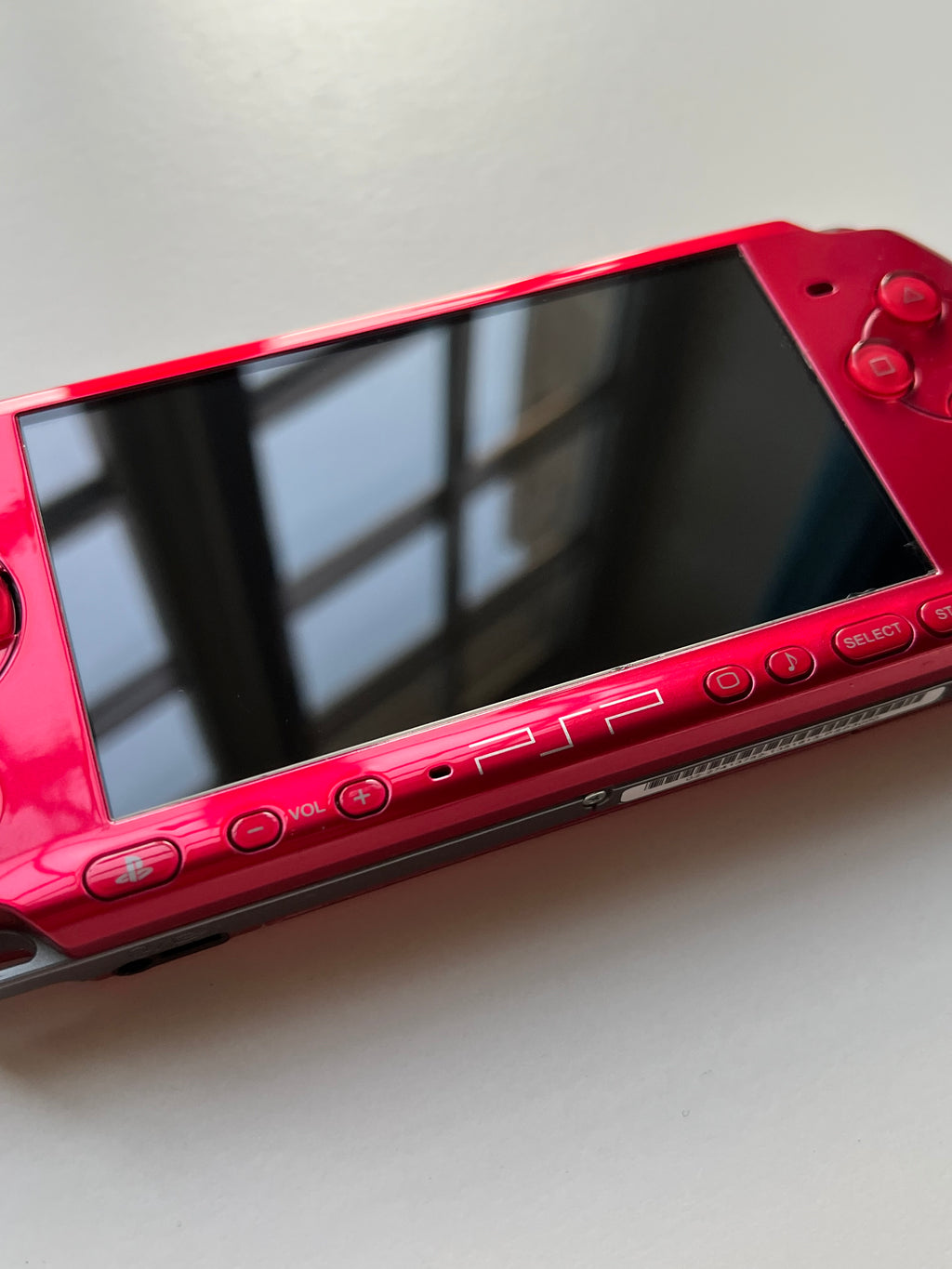 PSP 3000 - Radiant Red