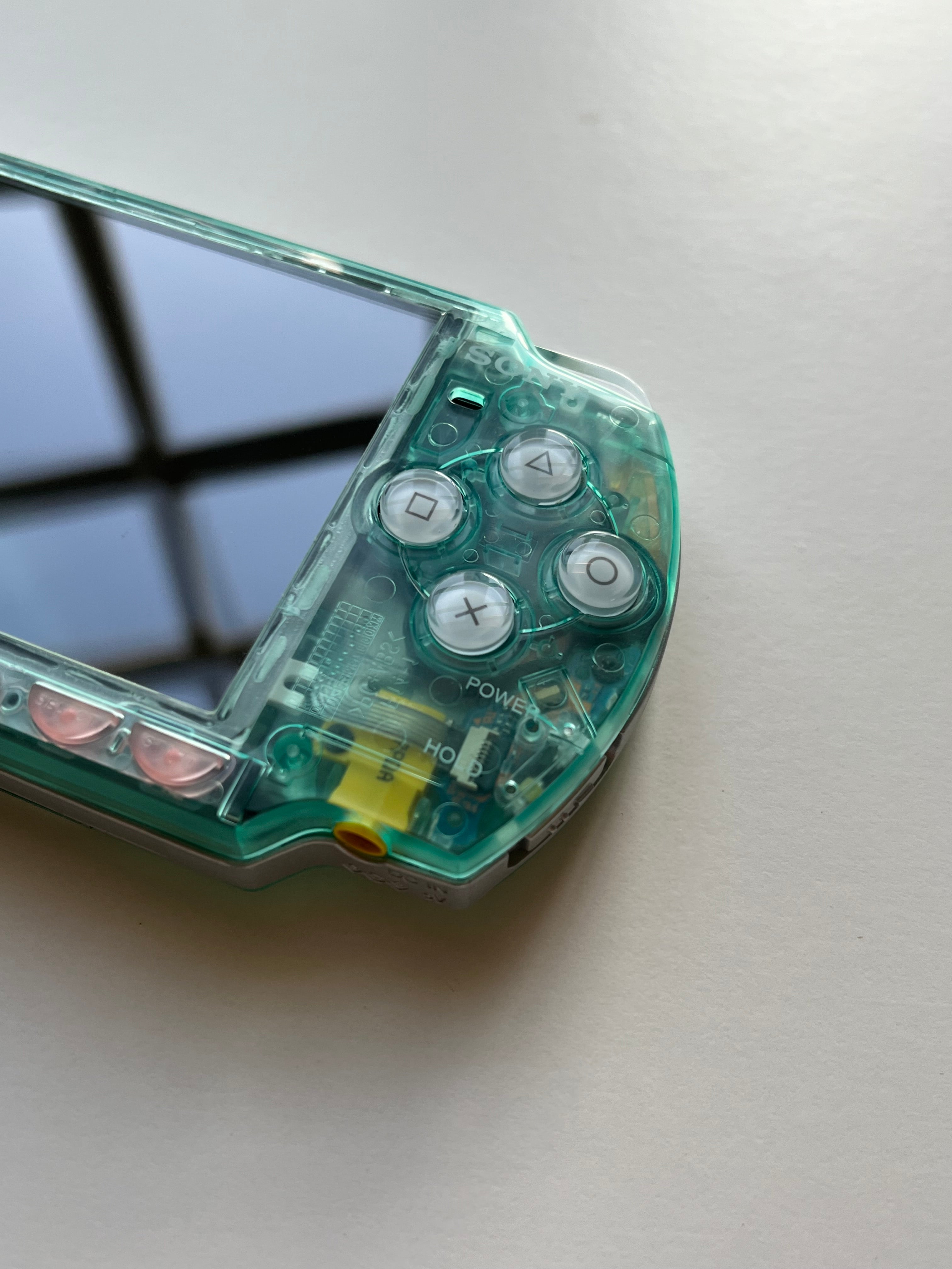 PSP 2000 - Transparent Turquoise