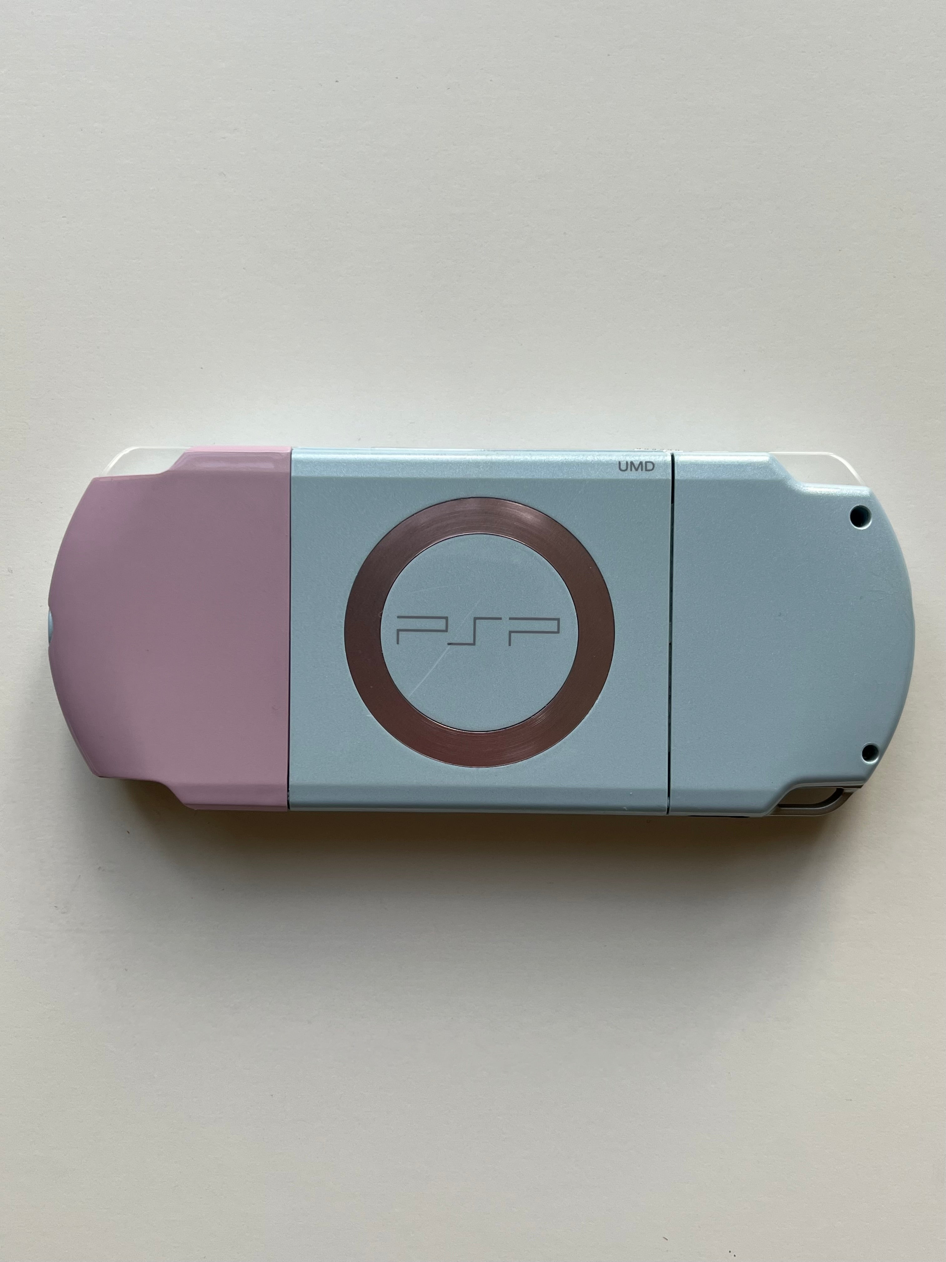 PSP 2000 - Felicia Blue/Pink