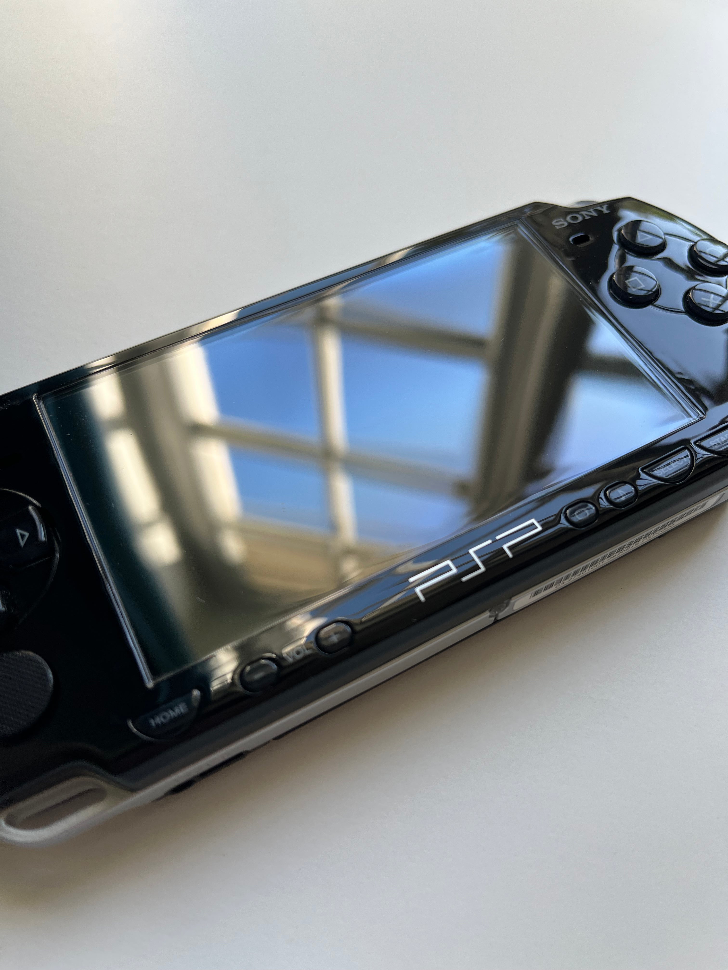 PSP 2000 Piano Black