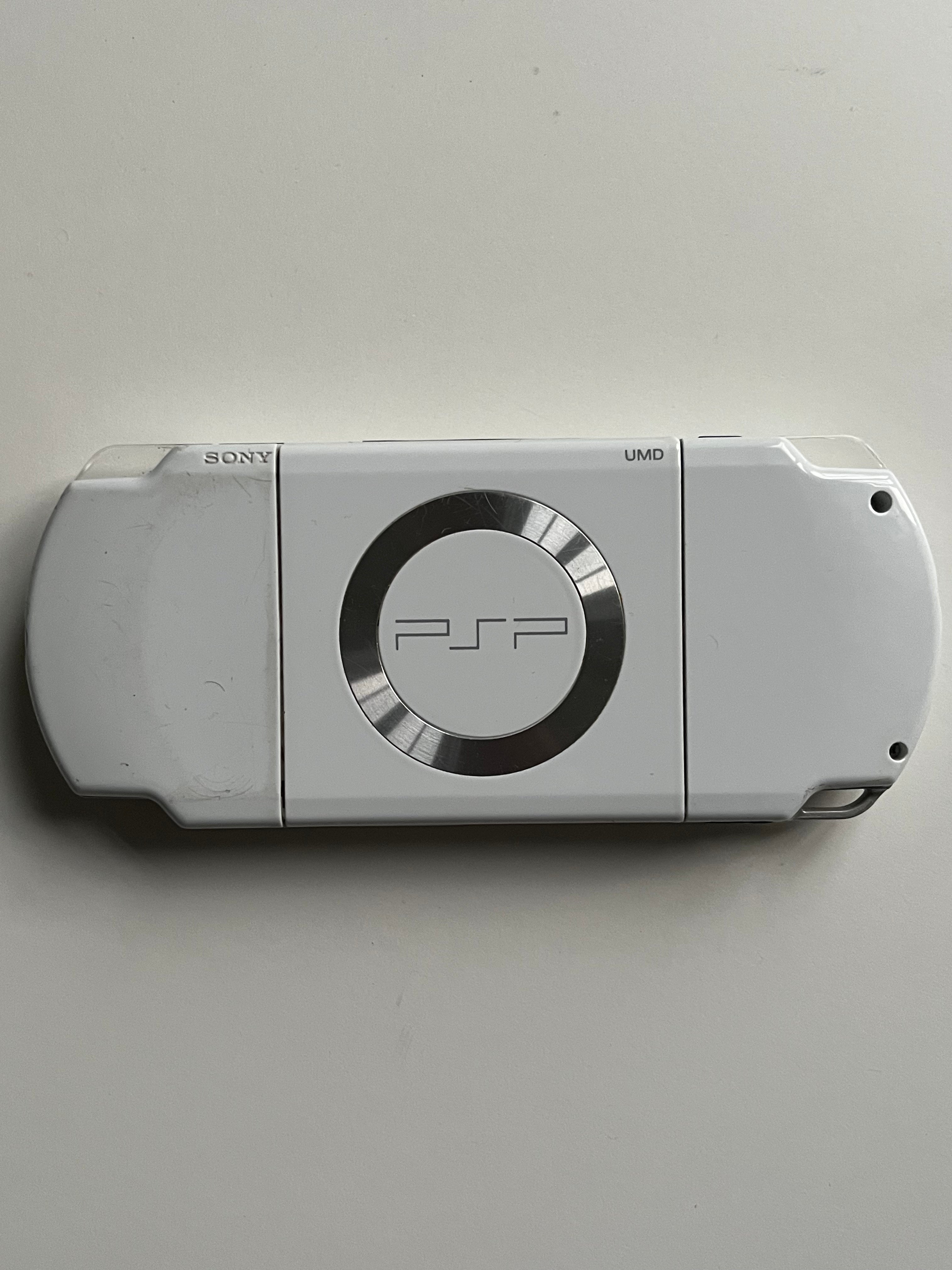 PSP 2000 Blanche / Rouge