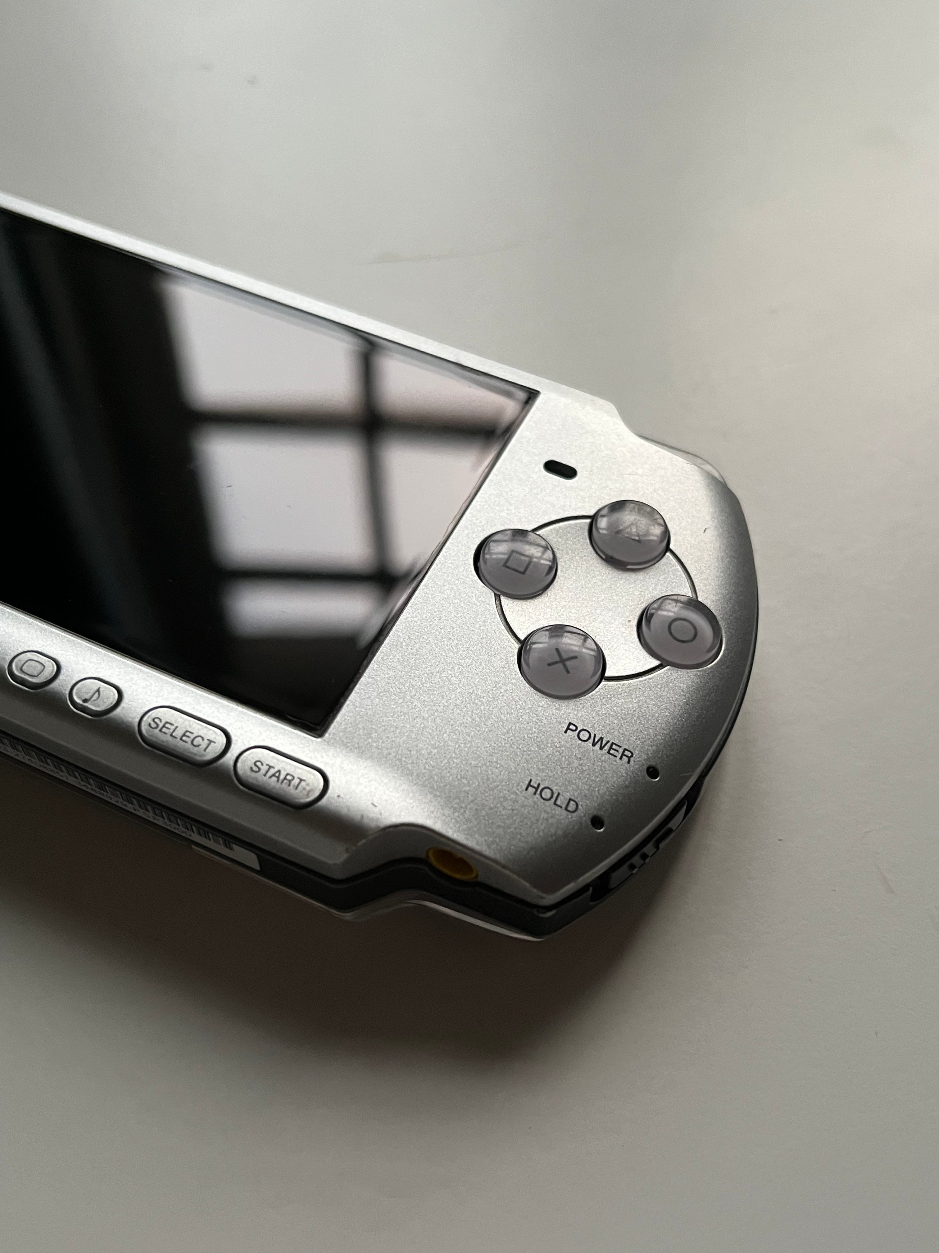 PSP 3000 Mystic Silver