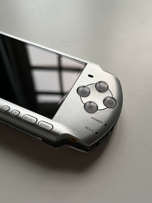 PSP 3000 Mystic Silver