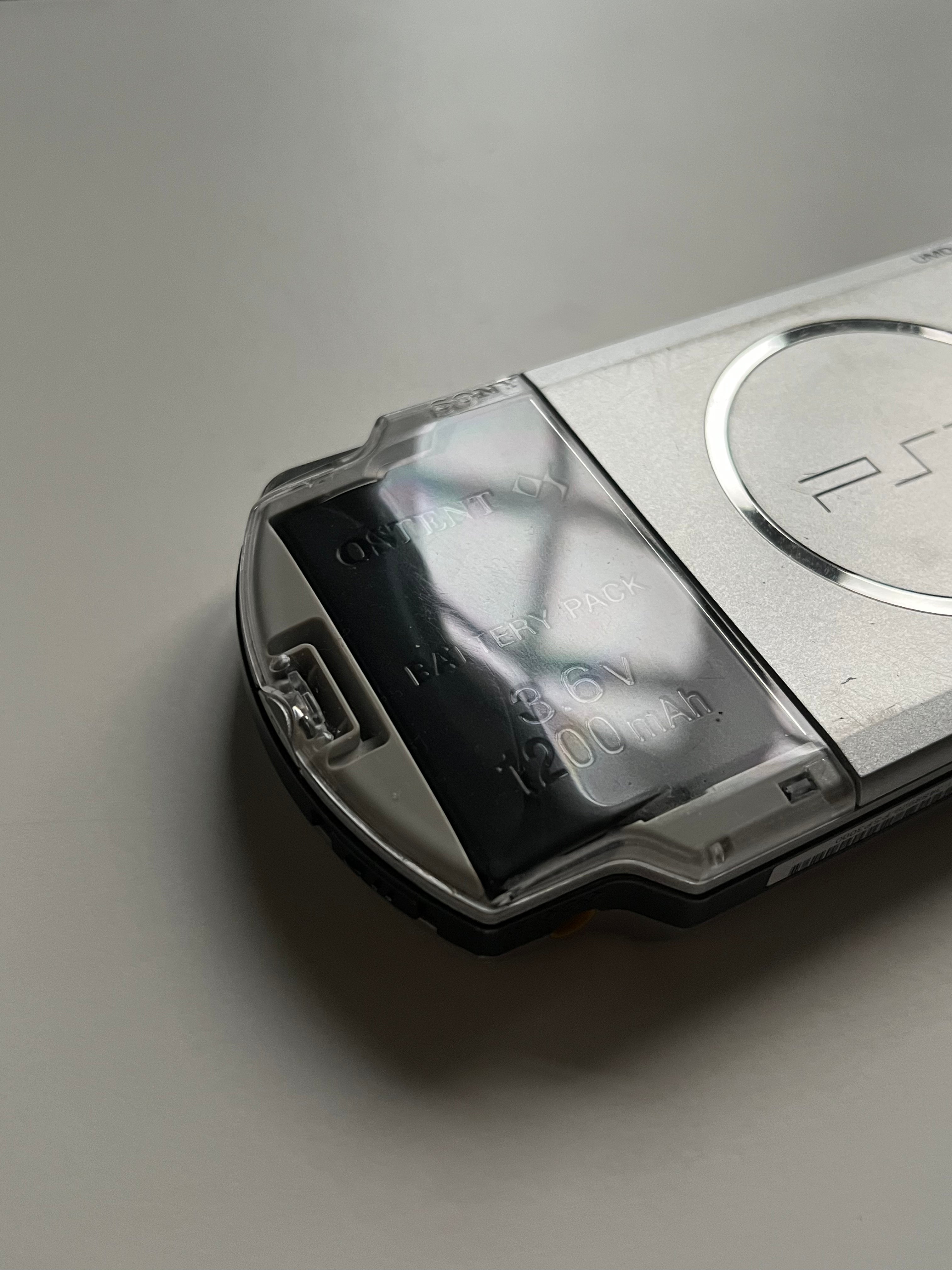 PSP 3000 Mystic Silver