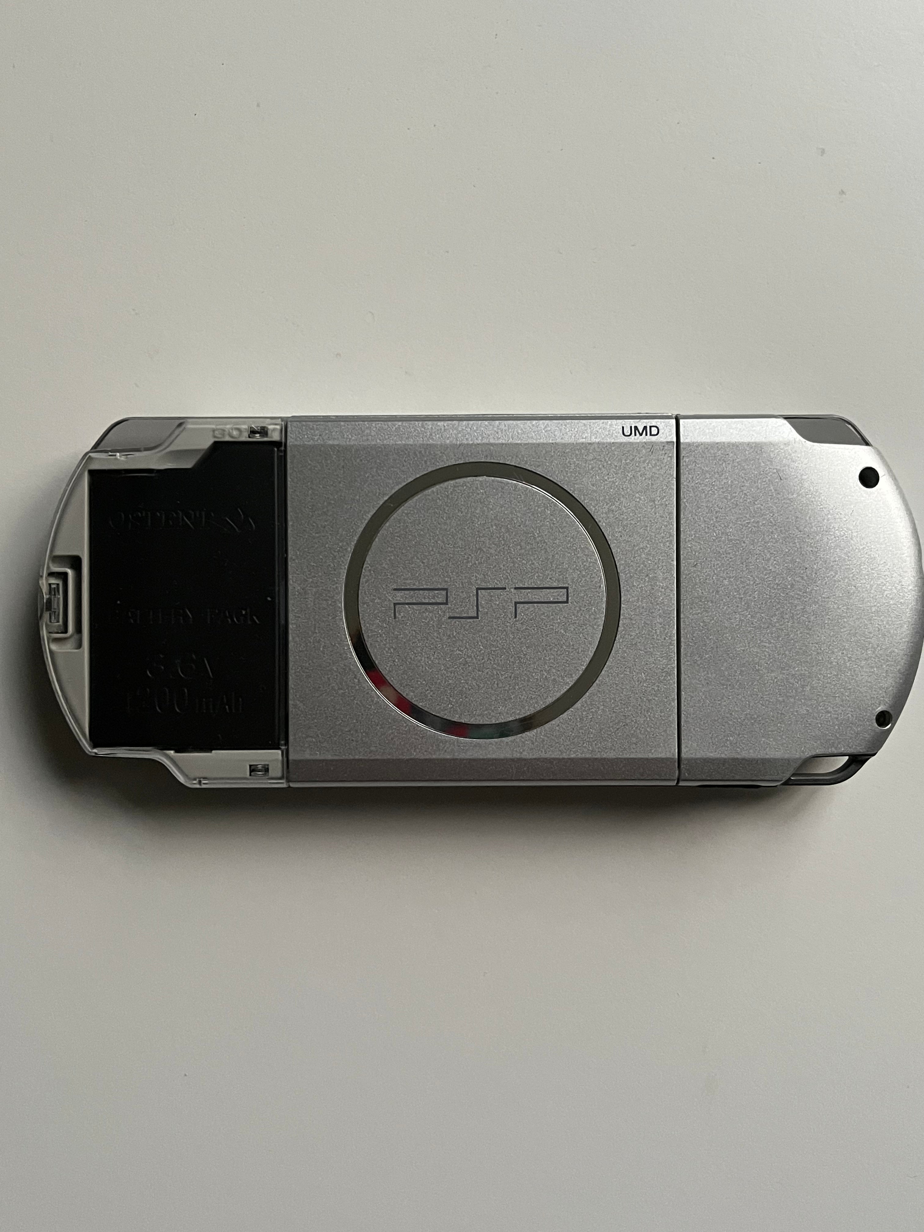 PSP 3000 Mystic Silver