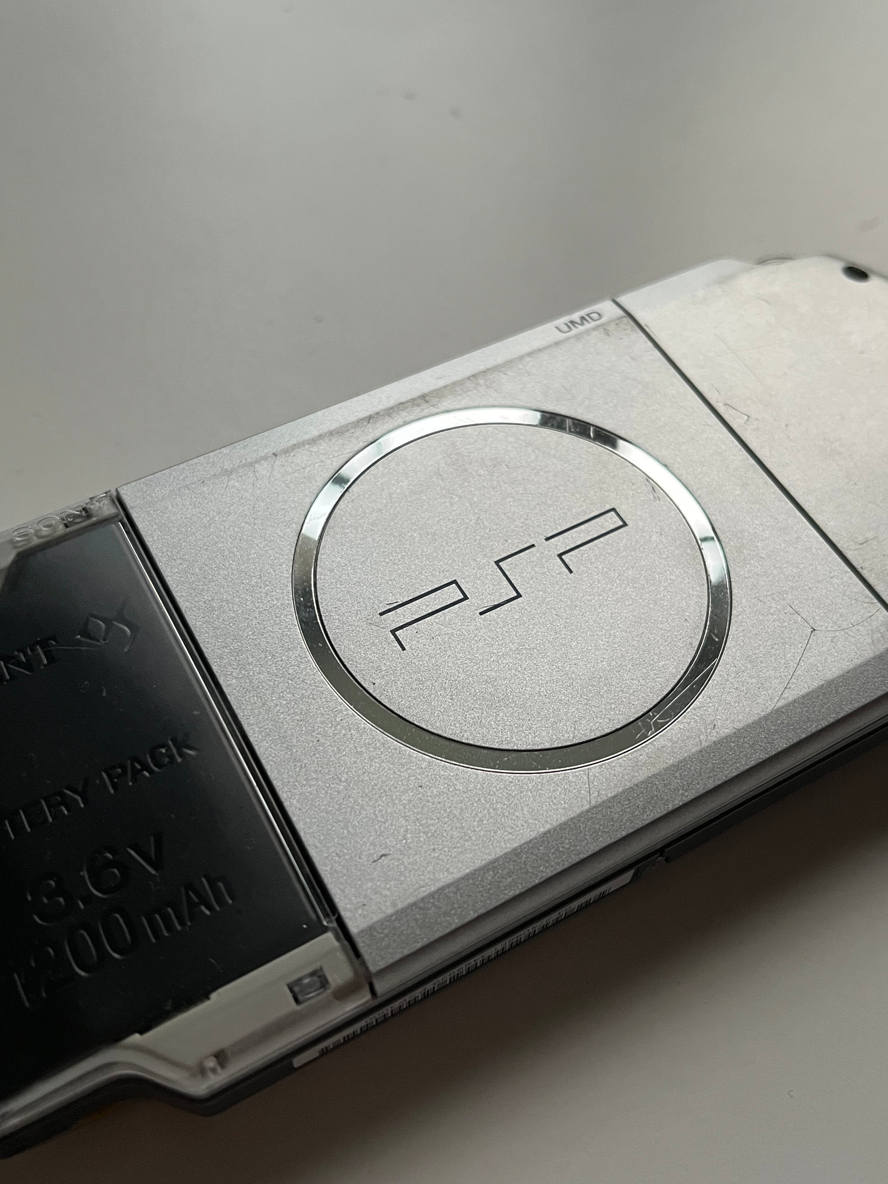 PSP 3000 Mystic Silver