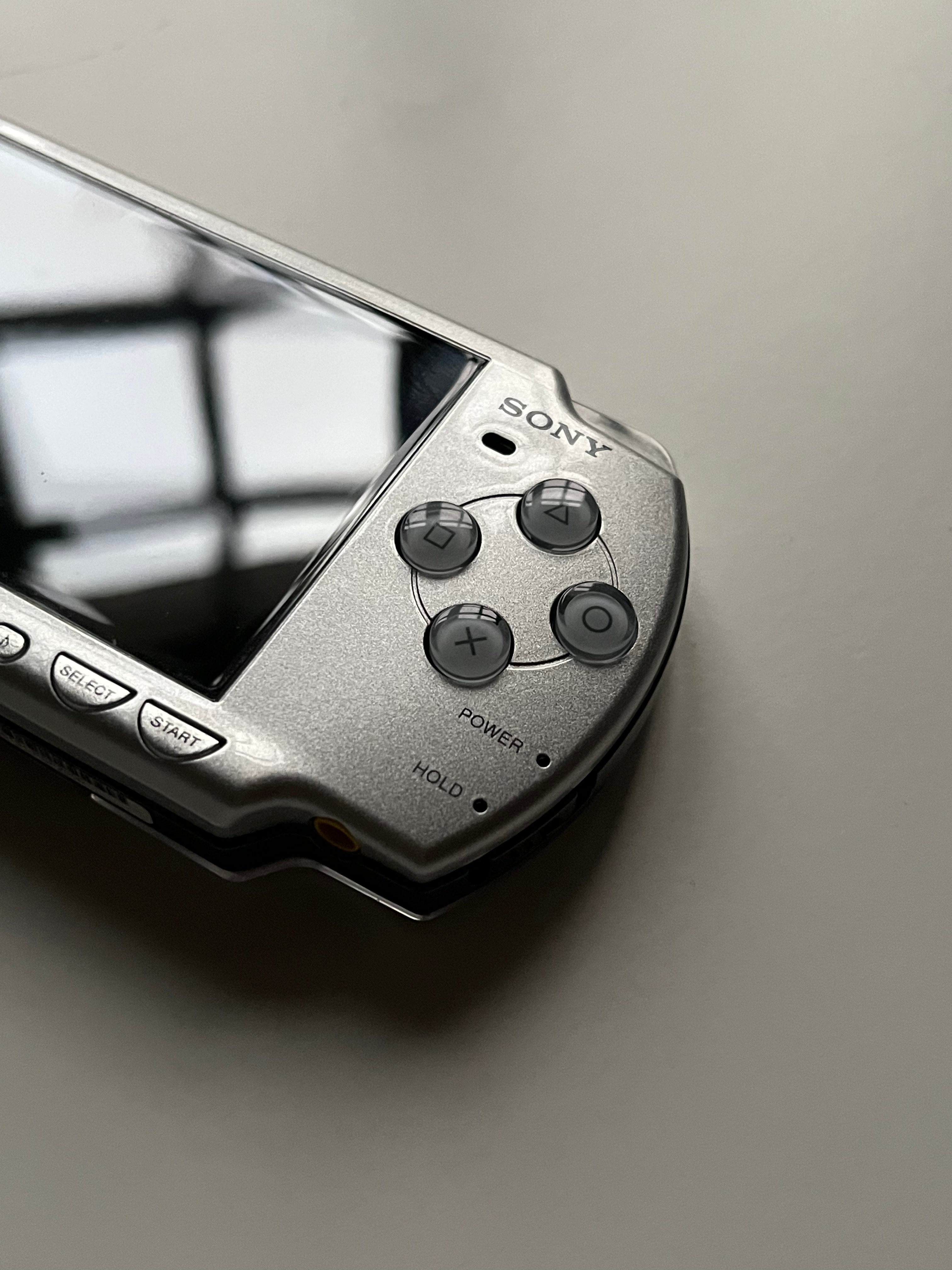 PSP 2000 Silver