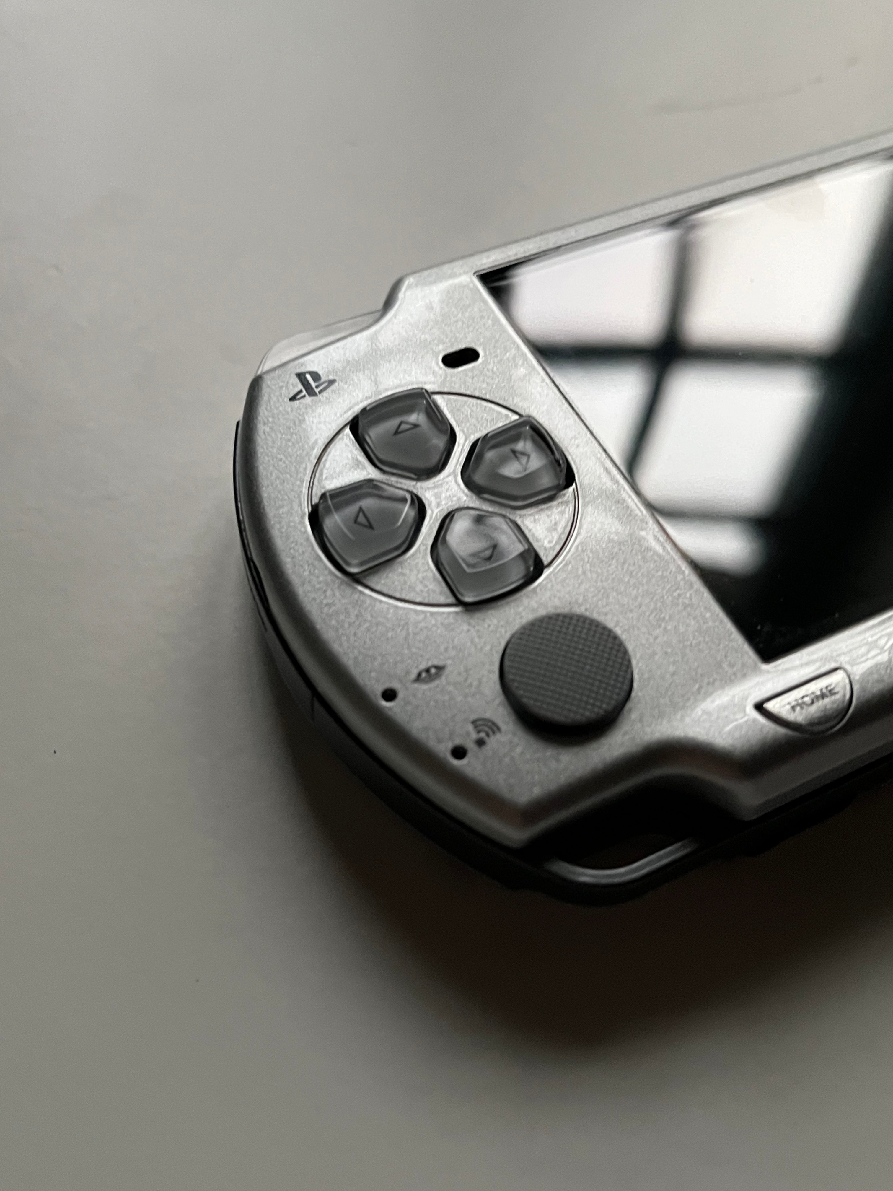 PSP 2000 Silver