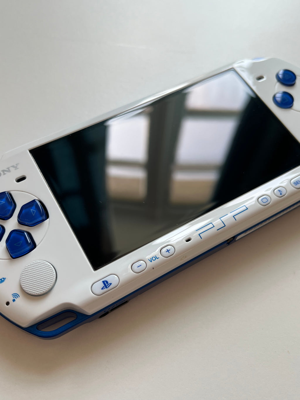 PSP 3000 White and Blue