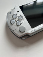 PSP 2000 Silver