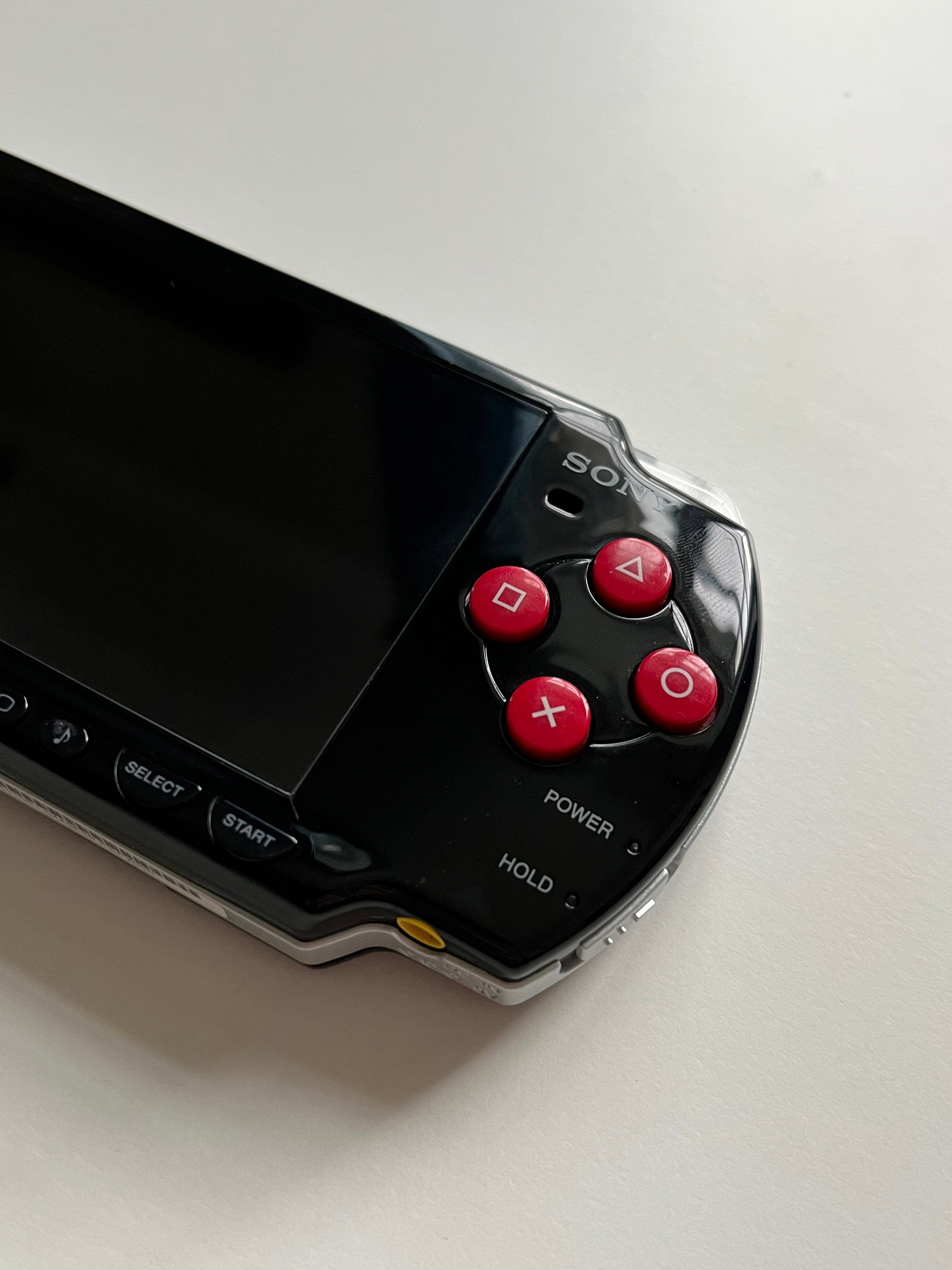 PSP 2000 Black & Red