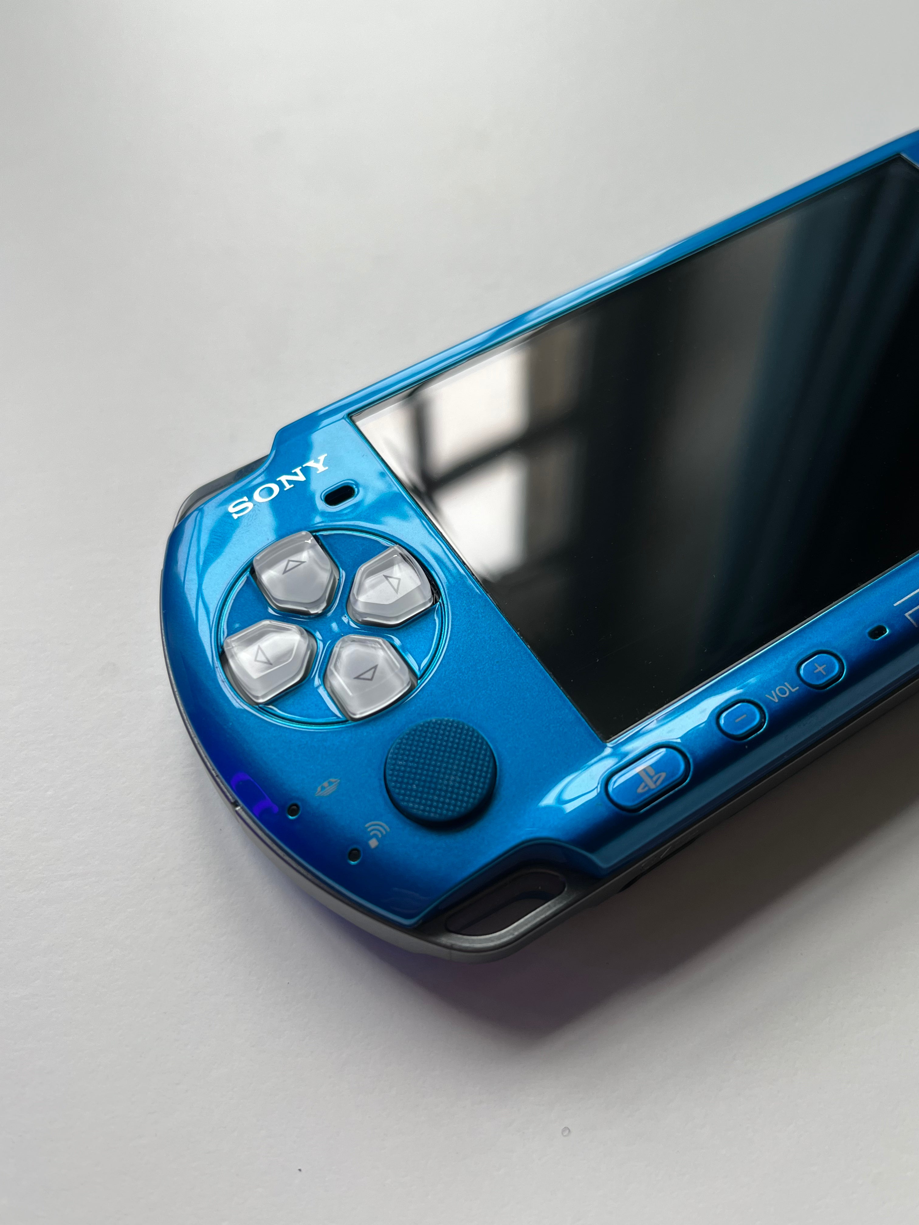 PSP 3000 Vibrant Blue/White