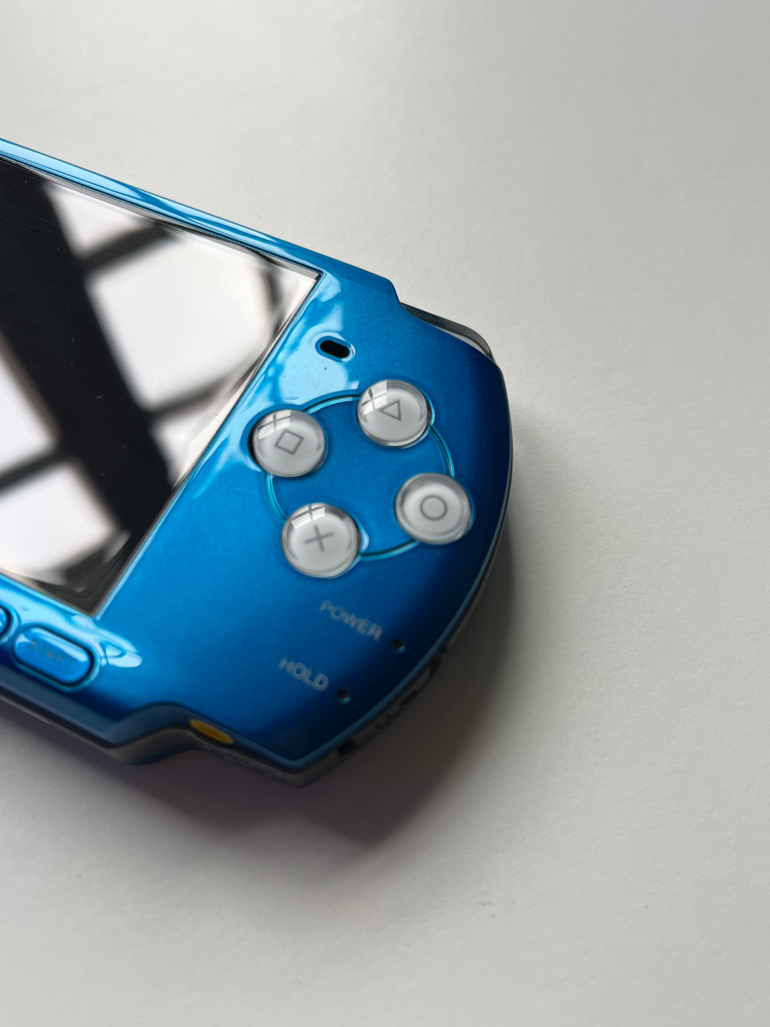 PSP 3000 Vibrant Blue/White
