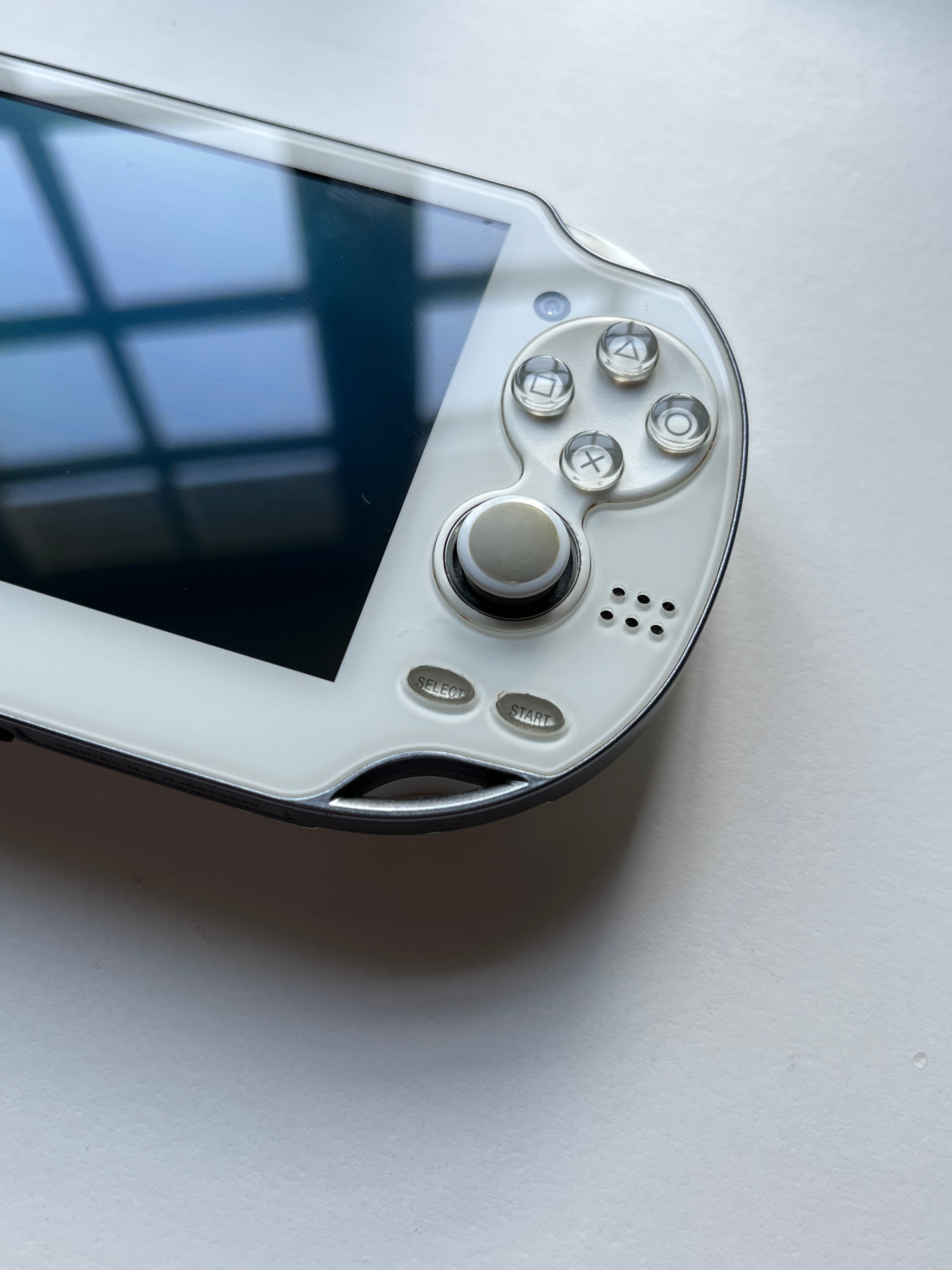 PSVITA 1000 Chrystal White