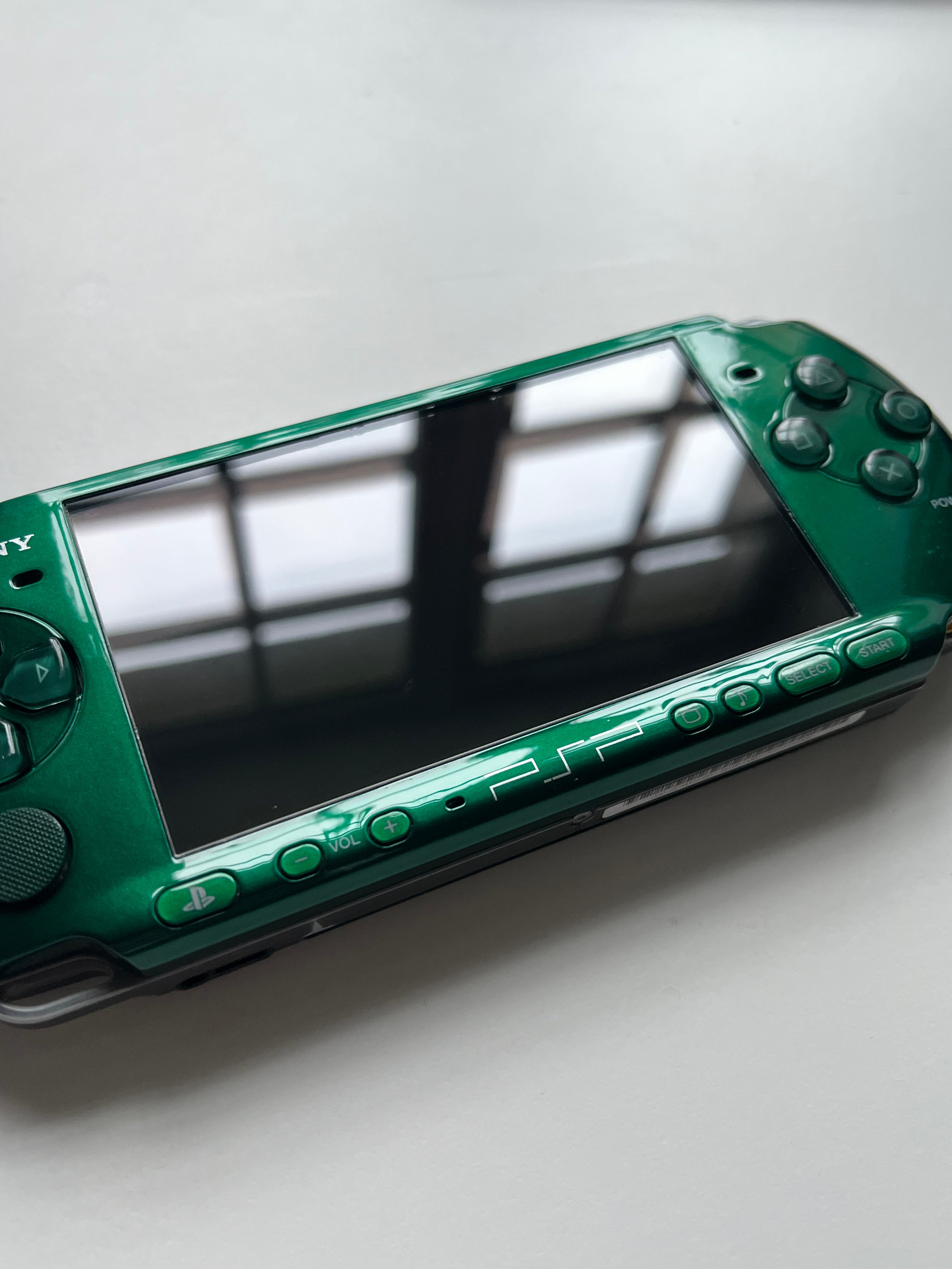 PSP 3000 - Spirited Green