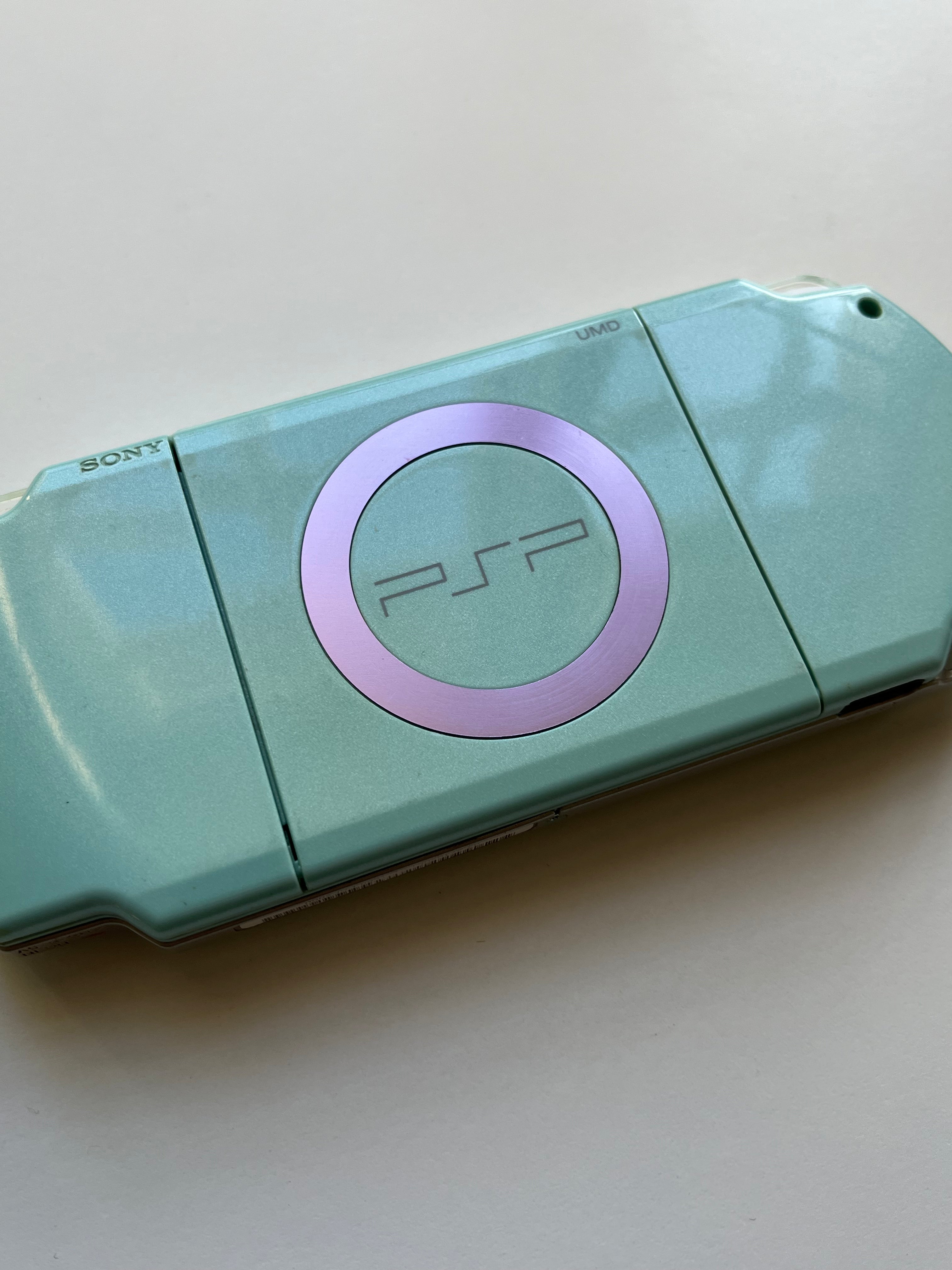 PSP 2000 - Mint Green
