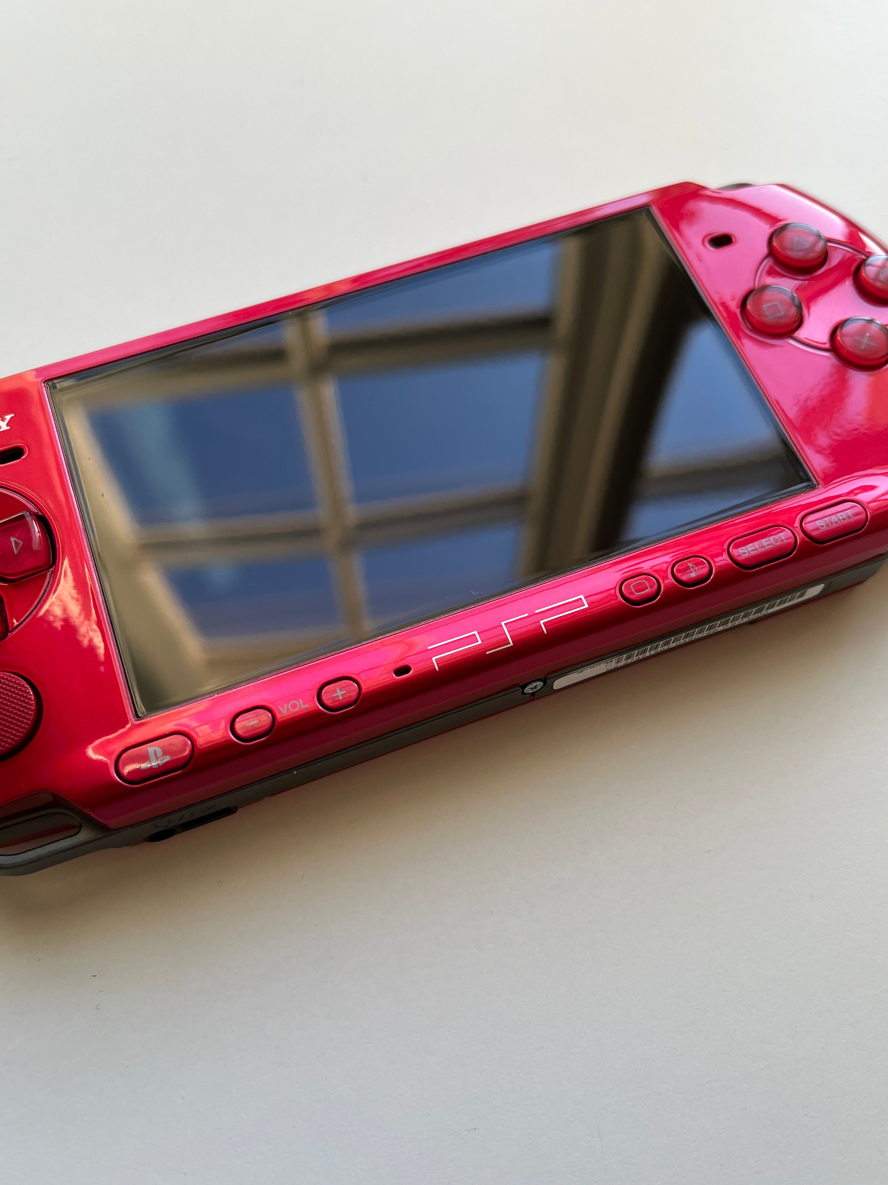 PSP 3000 - Radiant Red