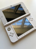 White Nintendo 3DS LL (XL)