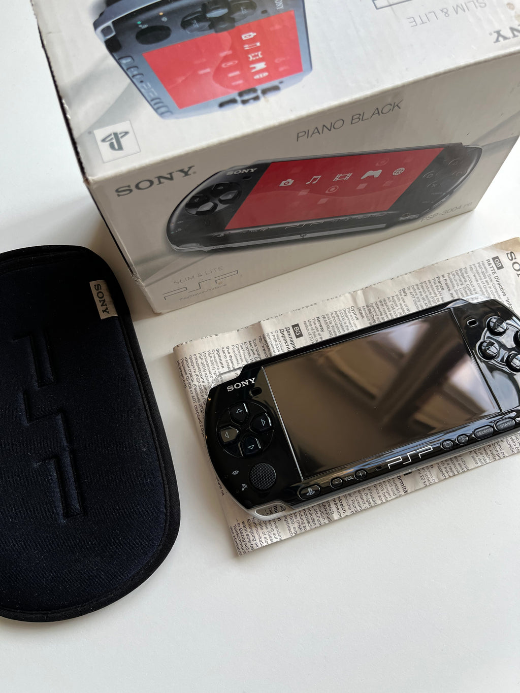 PSP 3000 - Piano Black (With Box)