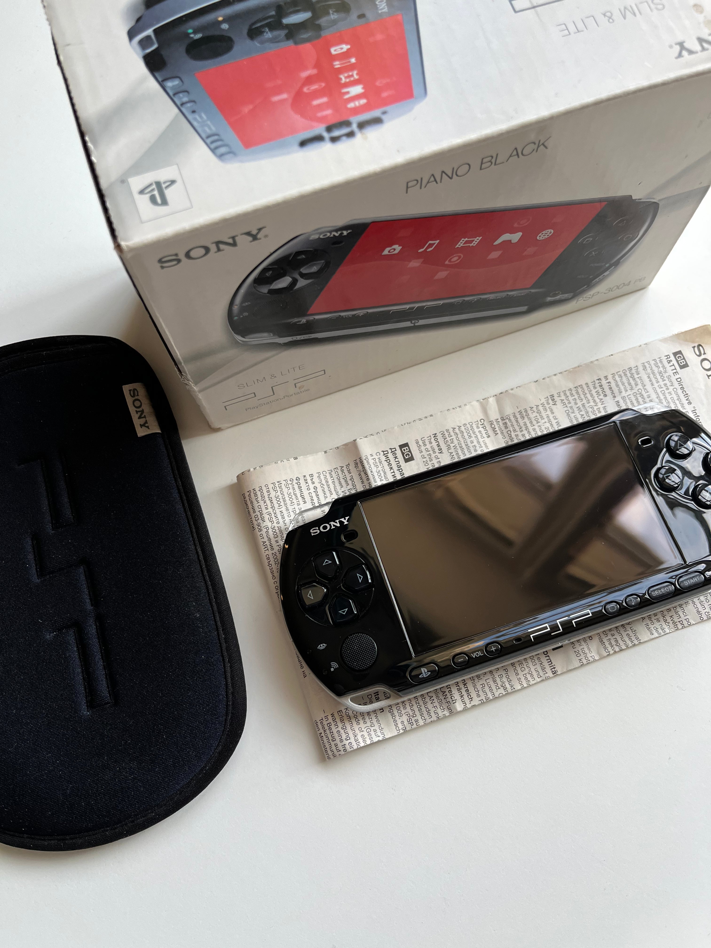 PSP 3000 - Piano Black (With Box)