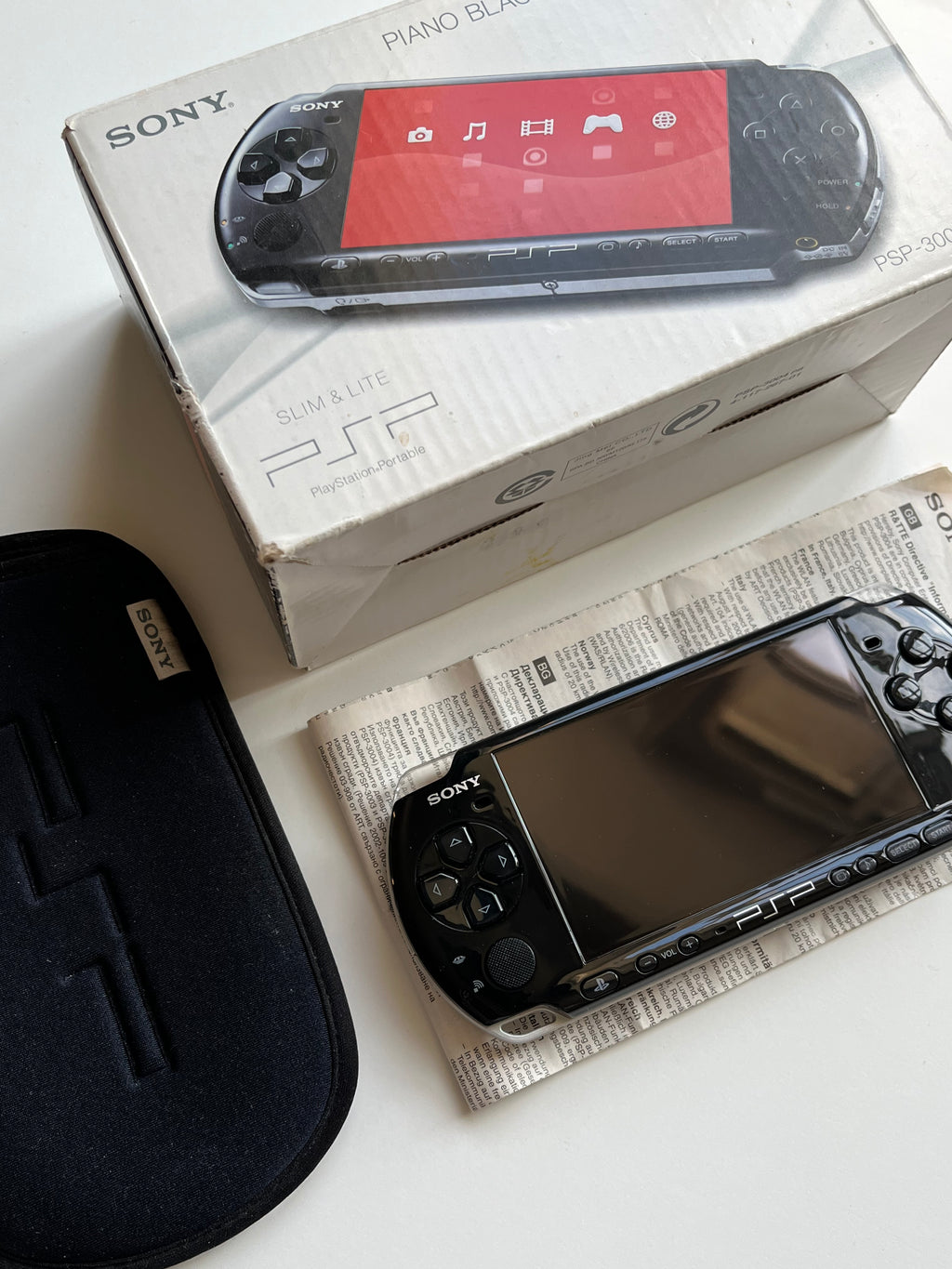 PSP 3000 - Piano Black (With Box)