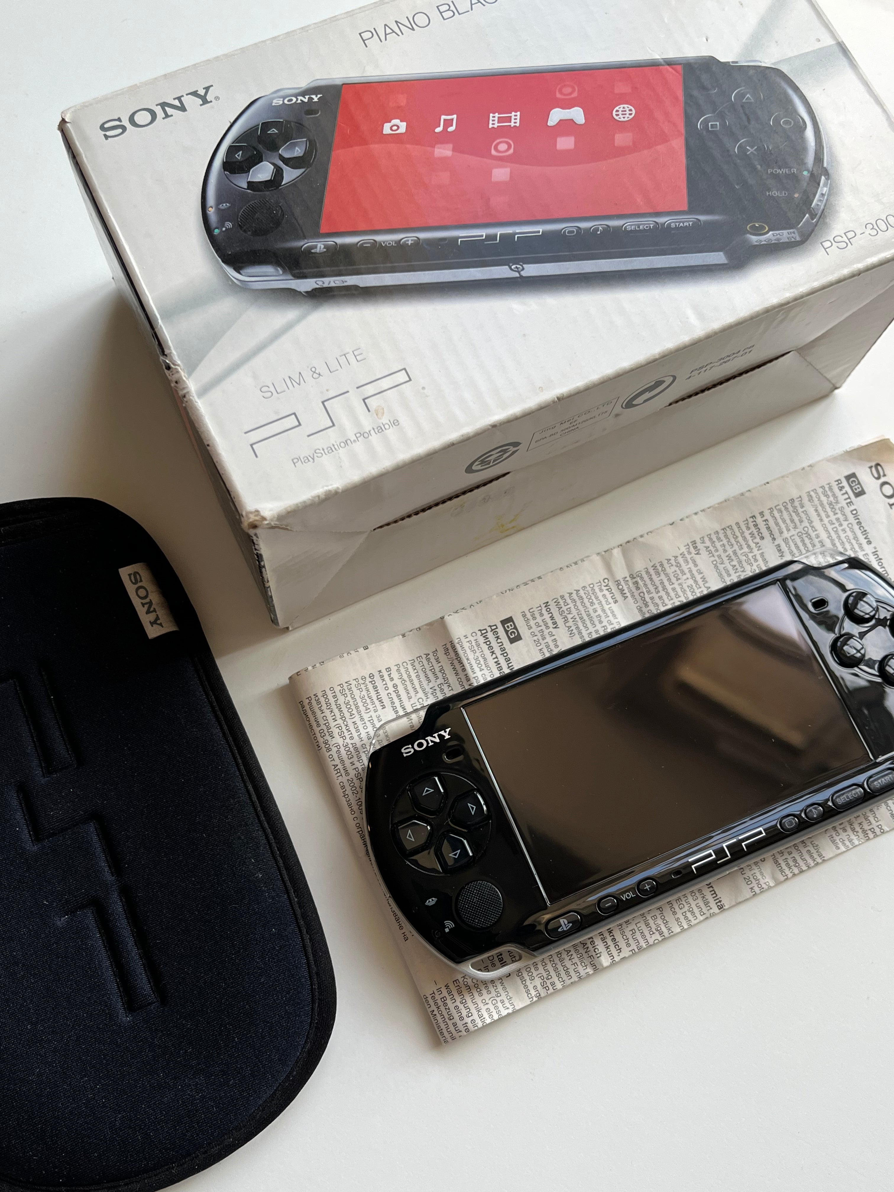 PSP 3000 - Piano Black (With Box)