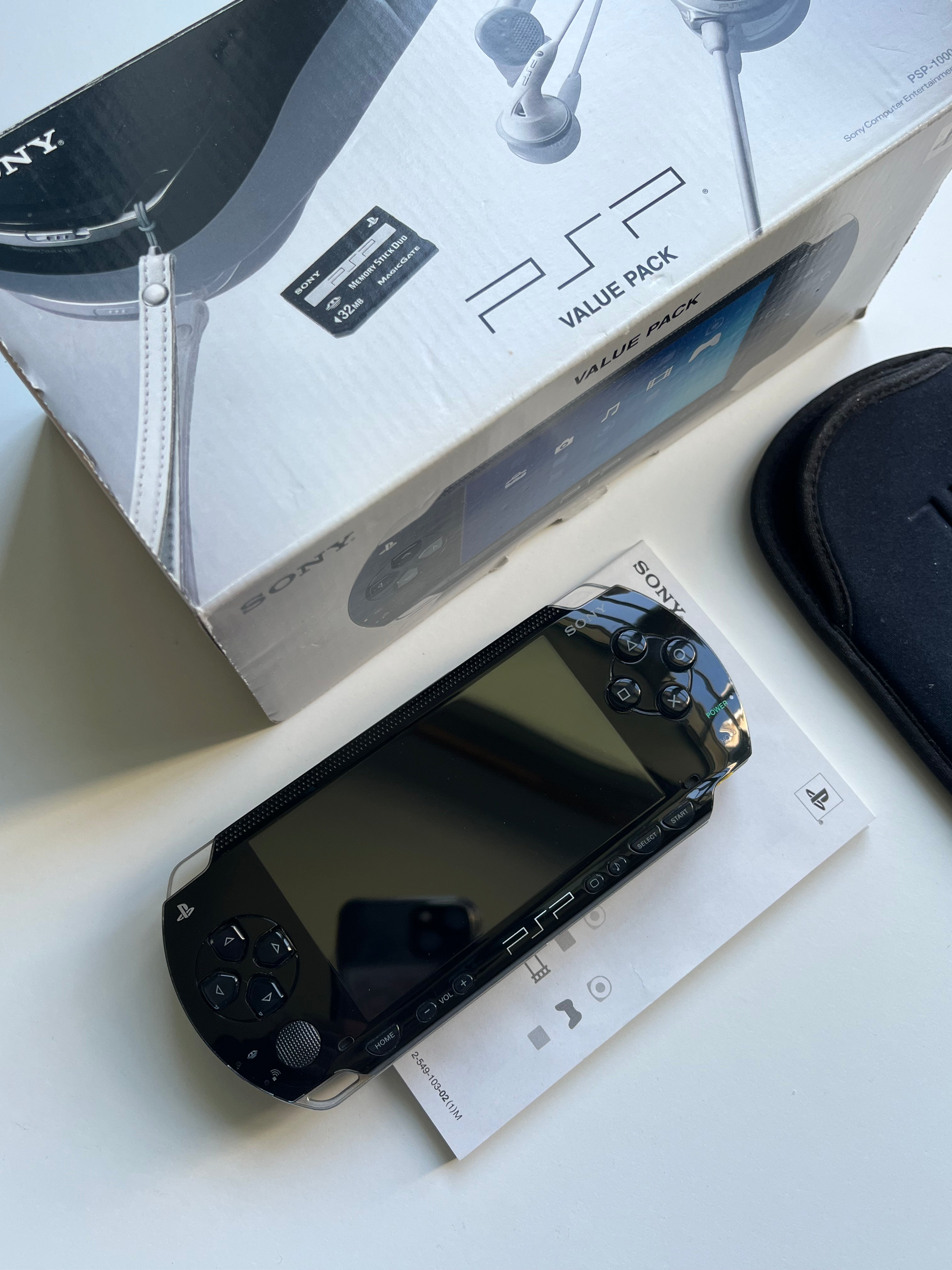 PSP 1000 - Piano Black (With Box)