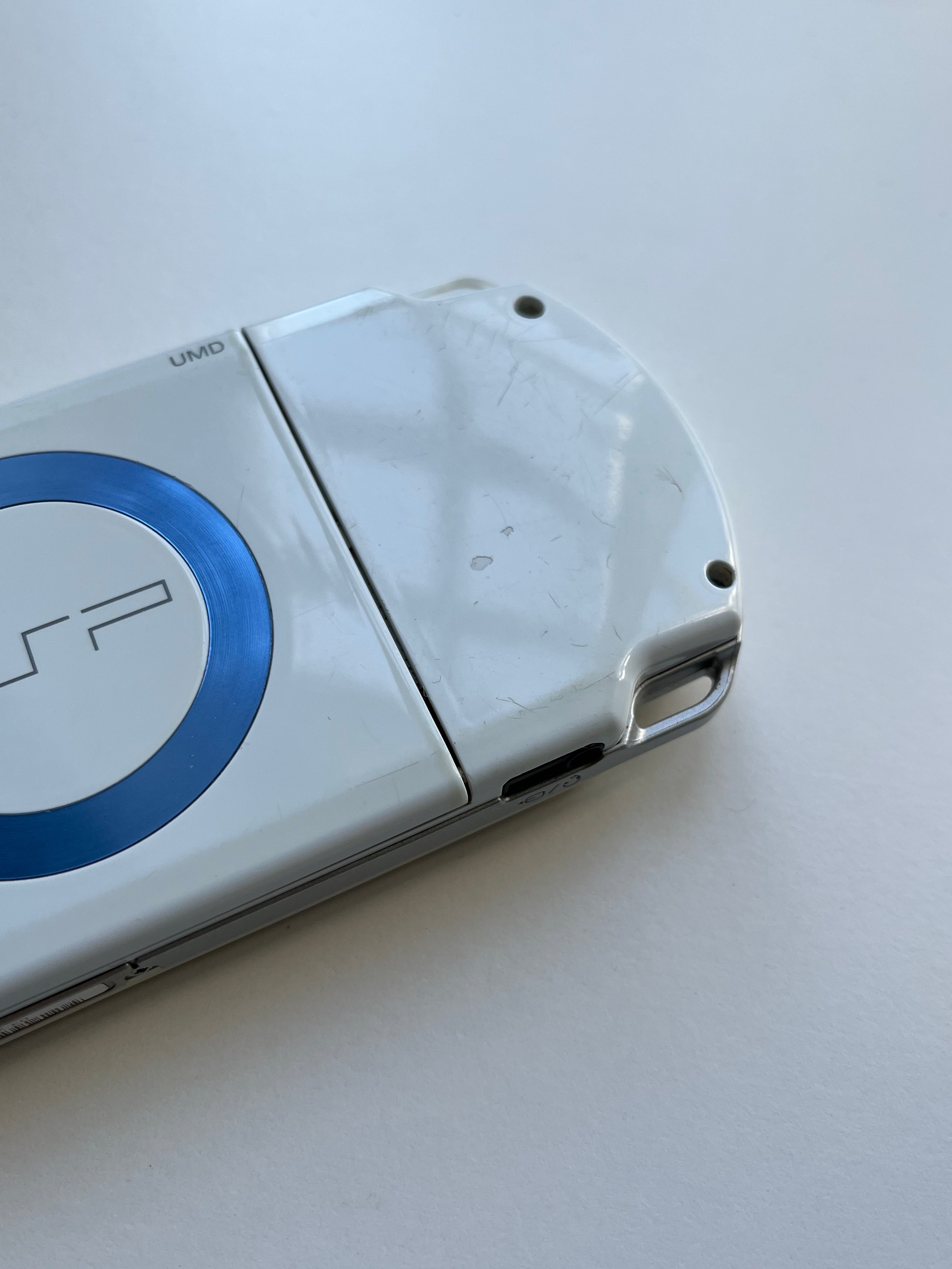 PSP 2000 - Ceramic White