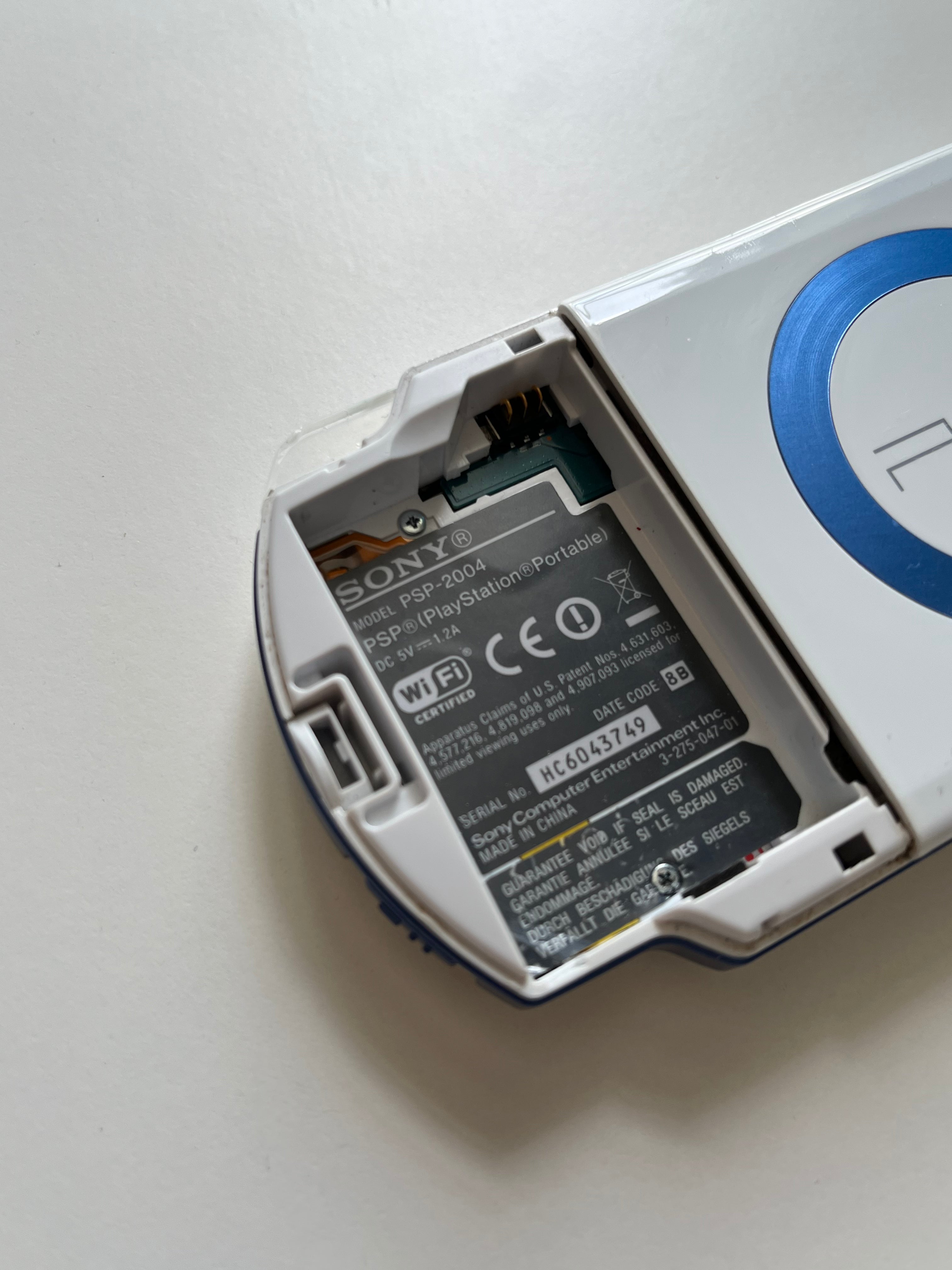 PSP 2000 - White/Blue
