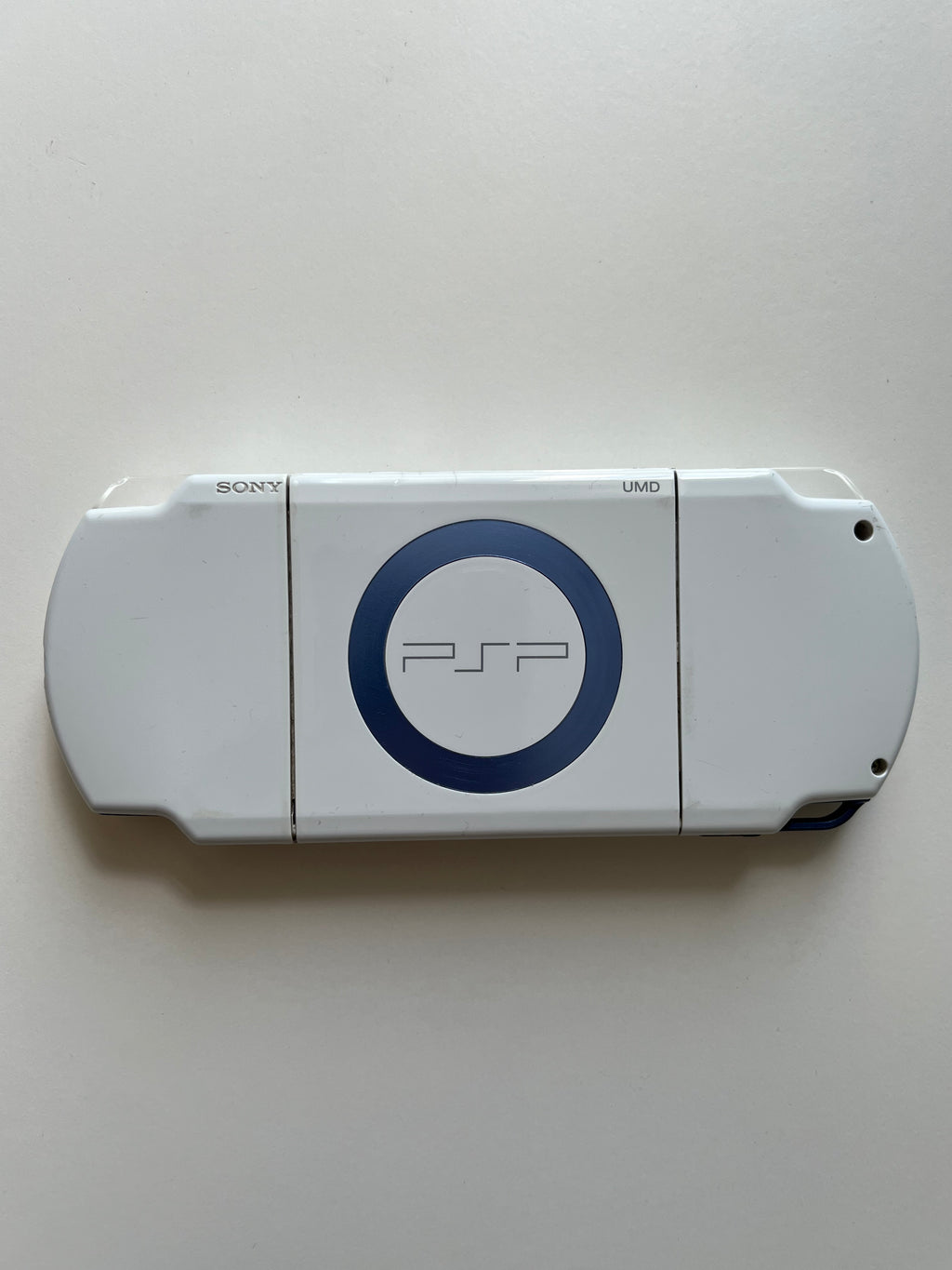 PSP 2000 - White/Blue